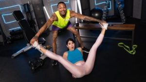 Stretching Makes Me Wet – Lady Dee