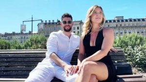 Exhibitionism galore in Bordeaux with Ambre and Cataleya