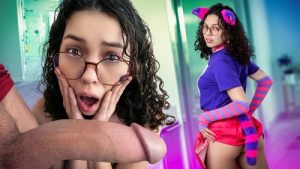 How To Fuck a Jock: Wear His Stepmom’s Lingerie – Satine Summers