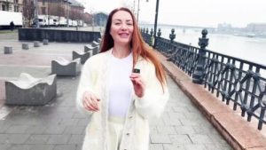 Julia Maze, 28, loves French culture