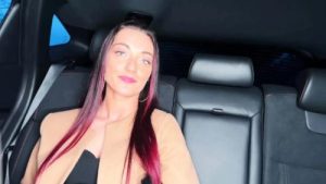 Angela thanks her private driver in her own way