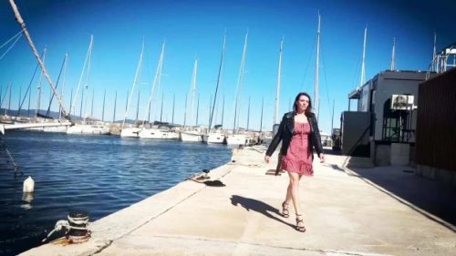 Calie, 32 years old, medical secretary in Marseille