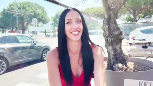 Louna, 28 years old, from Marseille